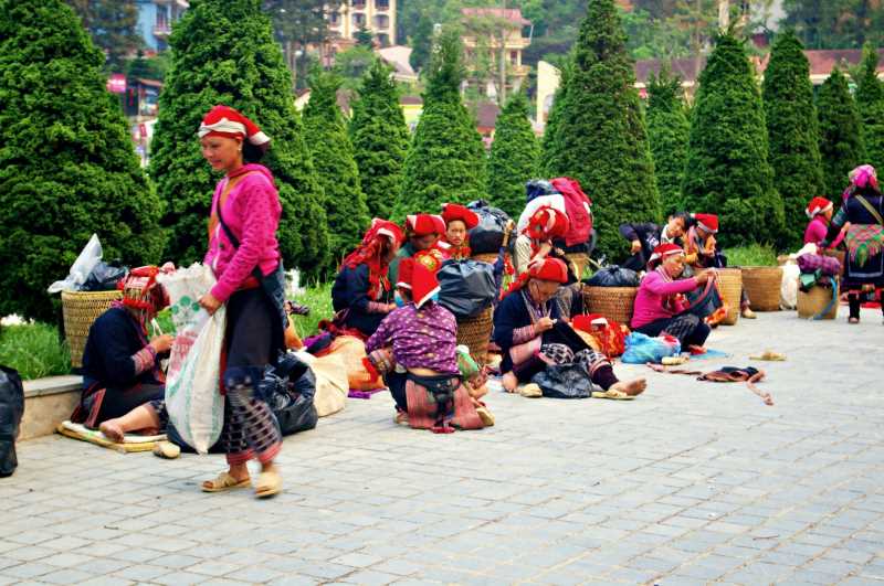 Những Món Quà Lưu Niệm Mà Bạn Phải Nên Mua Ở Việt Nam